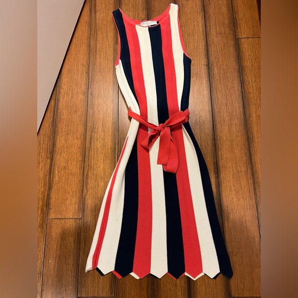 Stunning Midi Length Trina Turk - Picture 1 of 5